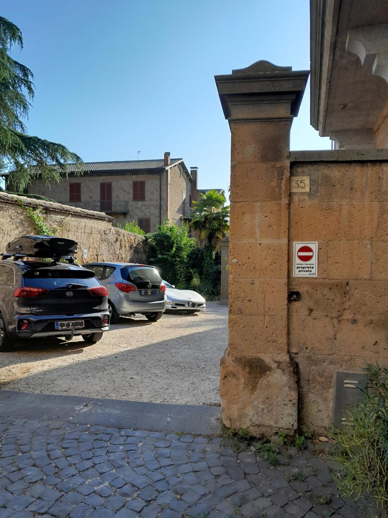 Gasthof Porta Vivaria Orvieto- Private Parking